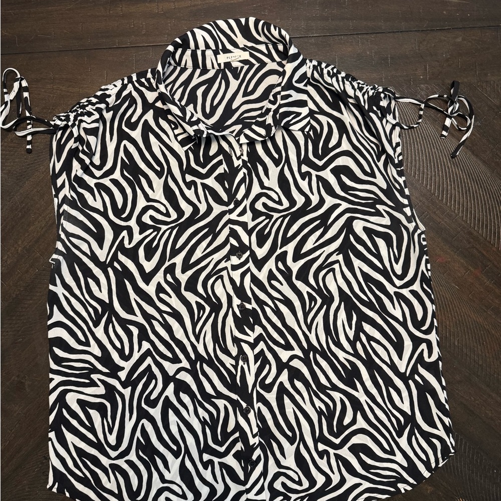 Pleione Black and White Zebra Print Blouse Large